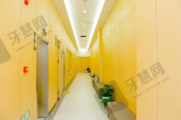 海口诺贝尔口腔医院走廊