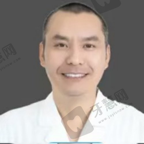 郑州白皮书口腔医院郑创益医生