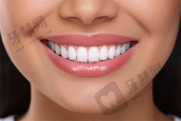 上海华山医院种植牙价格多少？哪位医生做牙齿种植的技术好呢？