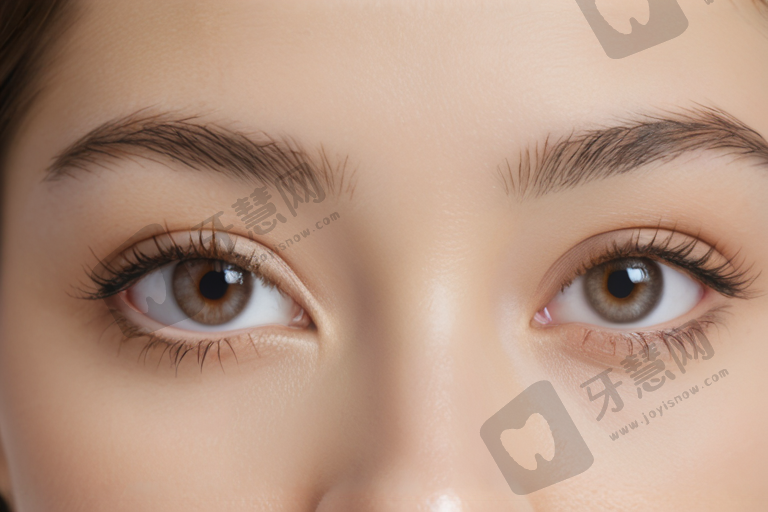 南阳尖峰眼科医院程正福鹰鸮全飞秒激光手术15800元起，性价比高，费用合理