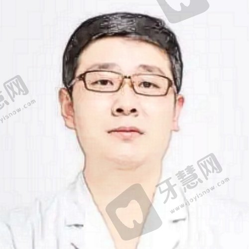 赵煜楠