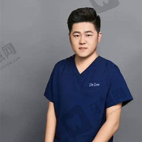 李辉