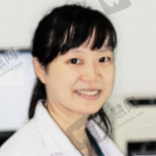 王菁