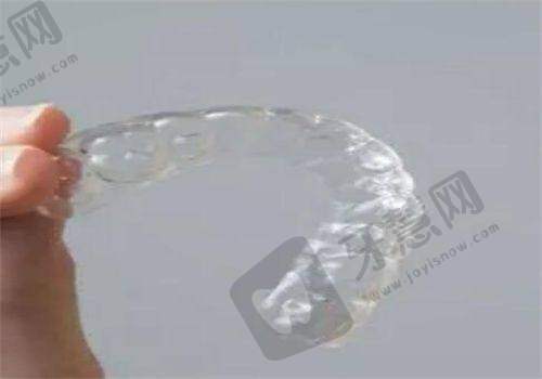 ①爵冠牙科口腔门诊部