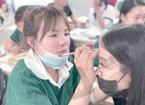 伊维兰玻尿酸的价格与适用性怎么样