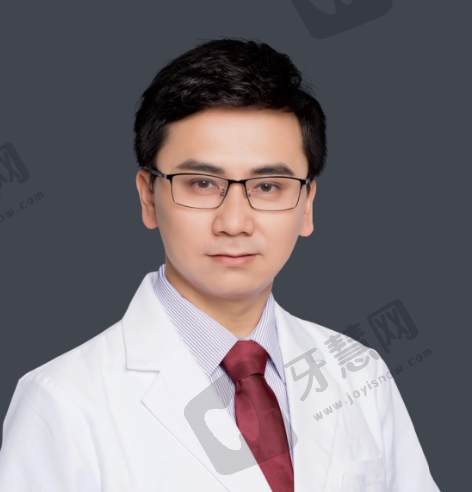 梁明诚