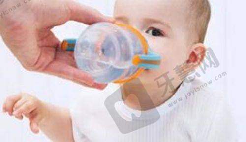 成都英博口腔医院种植牙怎么样?种抄植牙技术硬核!种植牙医生——医生团队实力